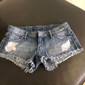 Vintage guess shorts.